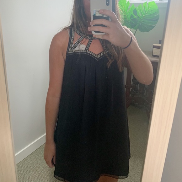 Detail Black Dress - Picture 1 of 1